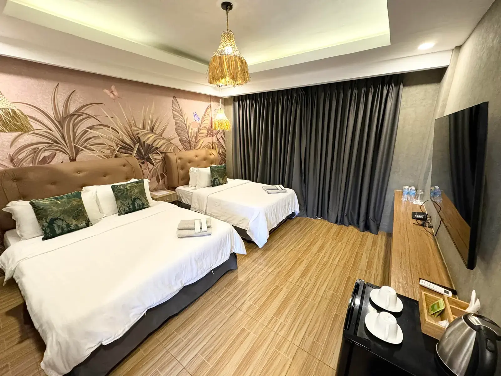 Deluxe Room - Image 1